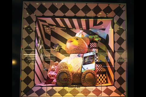 Louis Vuitton The Goose Game Festive Holiday Window Displays - Best  Window Displays